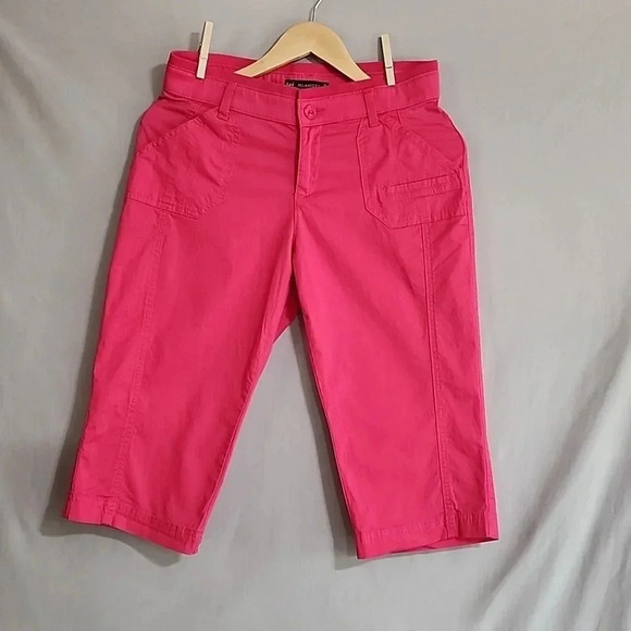 Women's Lee Relaxed Fit Capris, Pink, Size 4 Medium, Pre-Owned - Picture 3 of 11